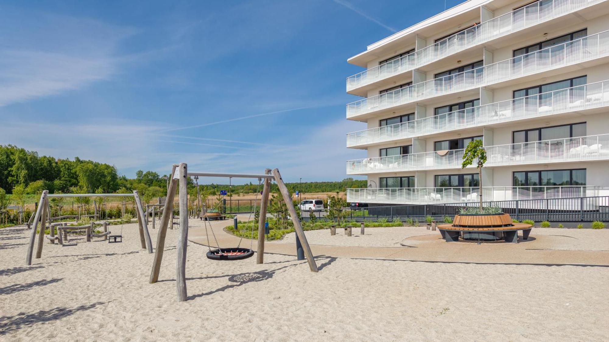 Apartament Lux Tukan B003, Polanki Aqua - Holiday City Колобжег Екстериор снимка