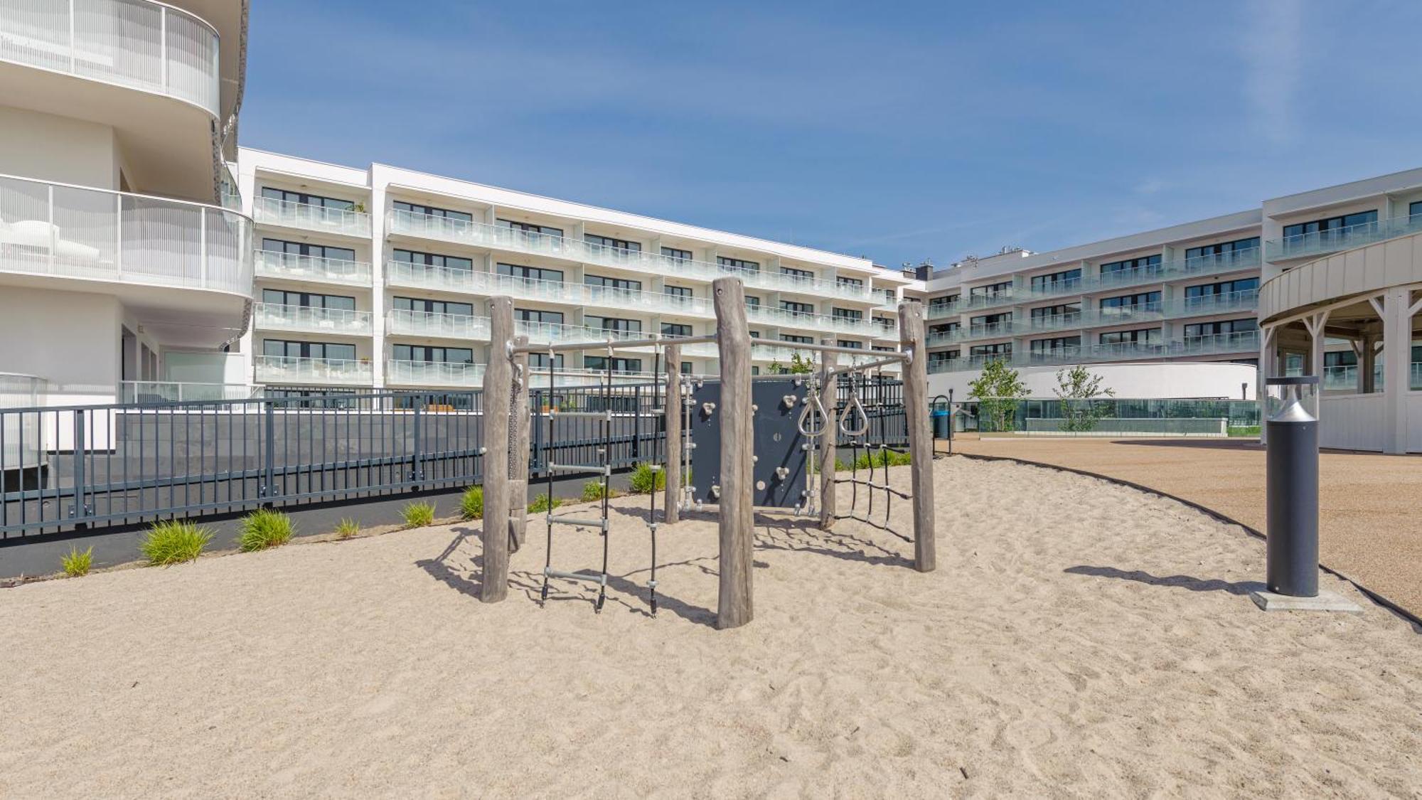 Apartament Lux Tukan B003, Polanki Aqua - Holiday City Колобжег Екстериор снимка